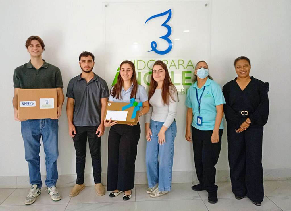Estudiantes de UNIBE entregan donativo de insumos y medicamentos para el área médica de la Fundación Nido para Ángeles